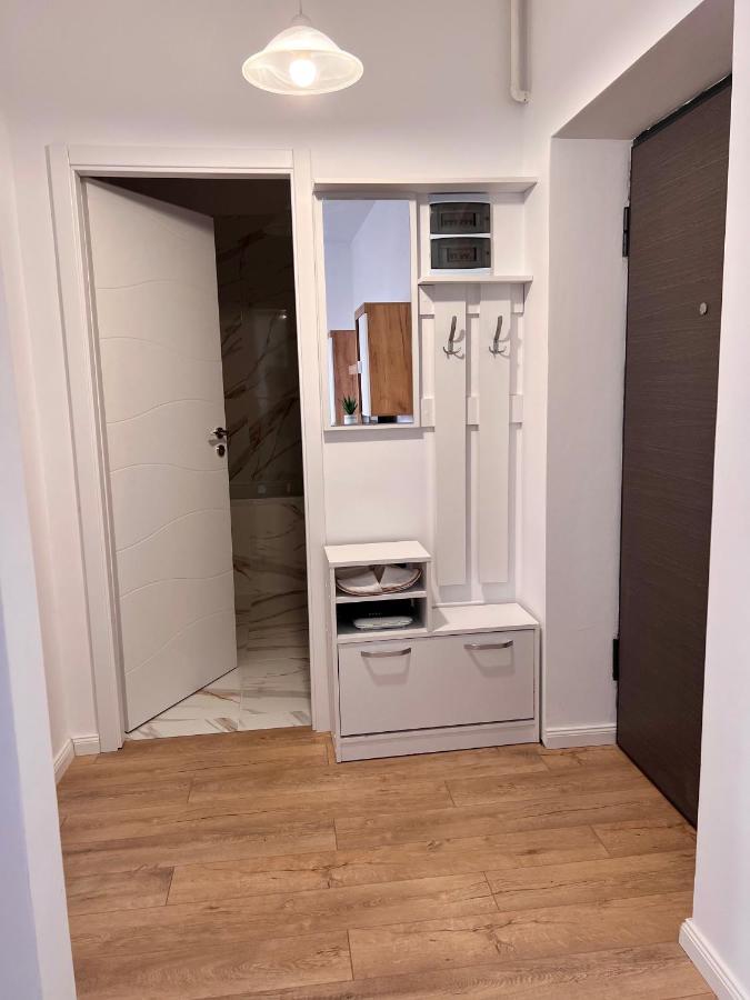 Central Riverfront Apartment Букурещ Екстериор снимка